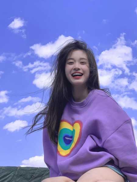 蓝天白云文案朋友圈文案（蓝天白云的心情短句）