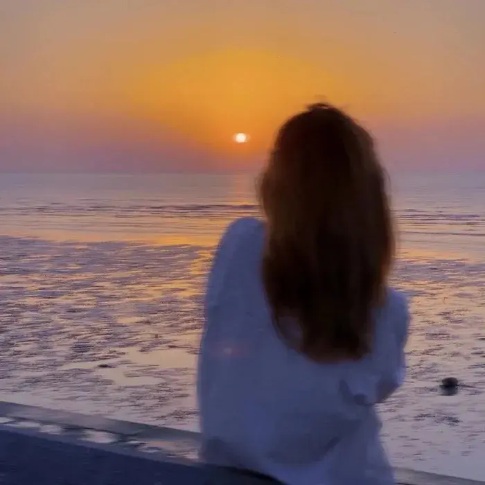 写日常朋友圈文案短句（日常文案心情伤感短语）