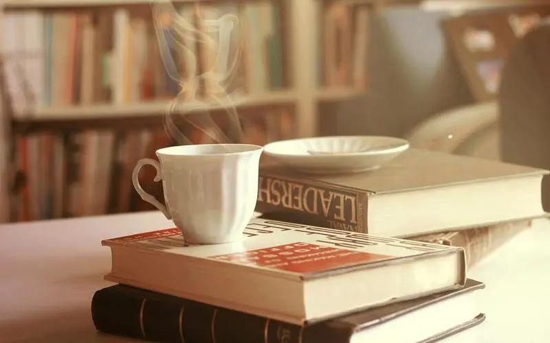 护肤品吸引朋友圈的广告词(美容院比较吸引人文案)