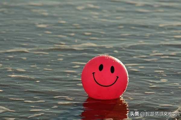 关于爱的文案短句唯美句子(温柔且浪漫的爱意文案)