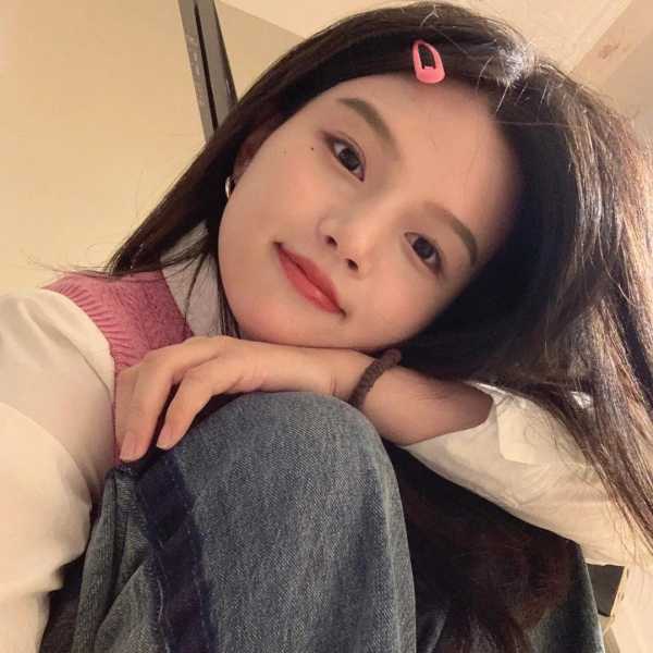 文案短句爱情伤感扎心句子（爱情里非常感人句子）