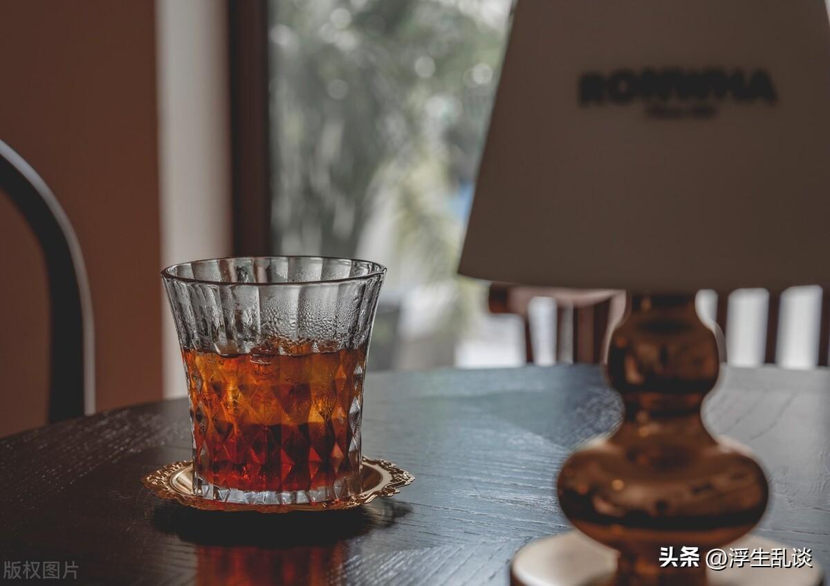 喜欢的文案高级有深度句子（深度有内涵的心情句子）