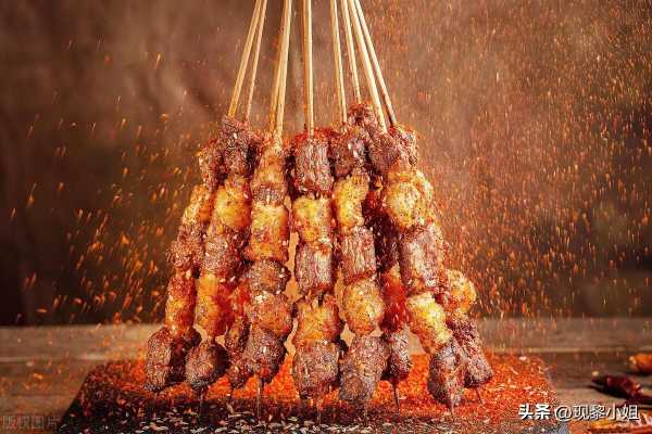 吃烧烤文案朋友圈搞笑(简约的烧烤美食文案)