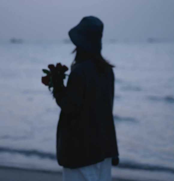 感人文案故事虐心催泪短文（抖音作品文案短句吸引人）