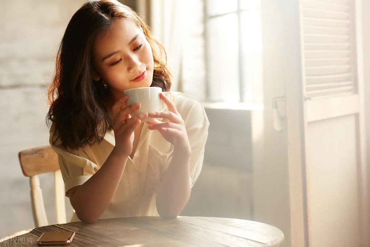 太过精明让人不喜欢星座女（最有野心和手段的星座女）