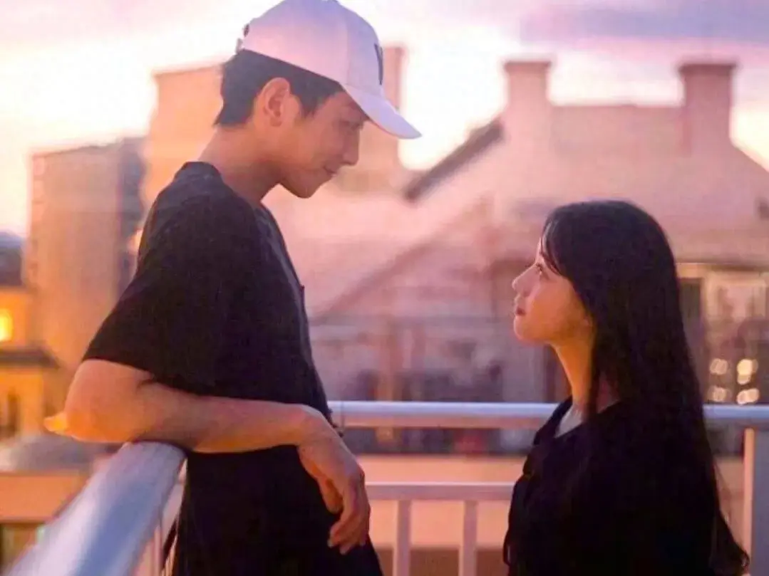 情侣文案朋友圈秀恩爱（50句情侣发朋友圈超甜文案）