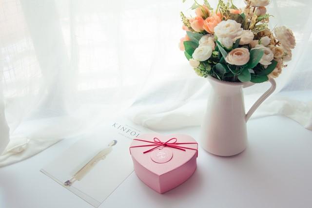 古文订婚文案简短精辟高级（朋友圈公布订婚的说说）