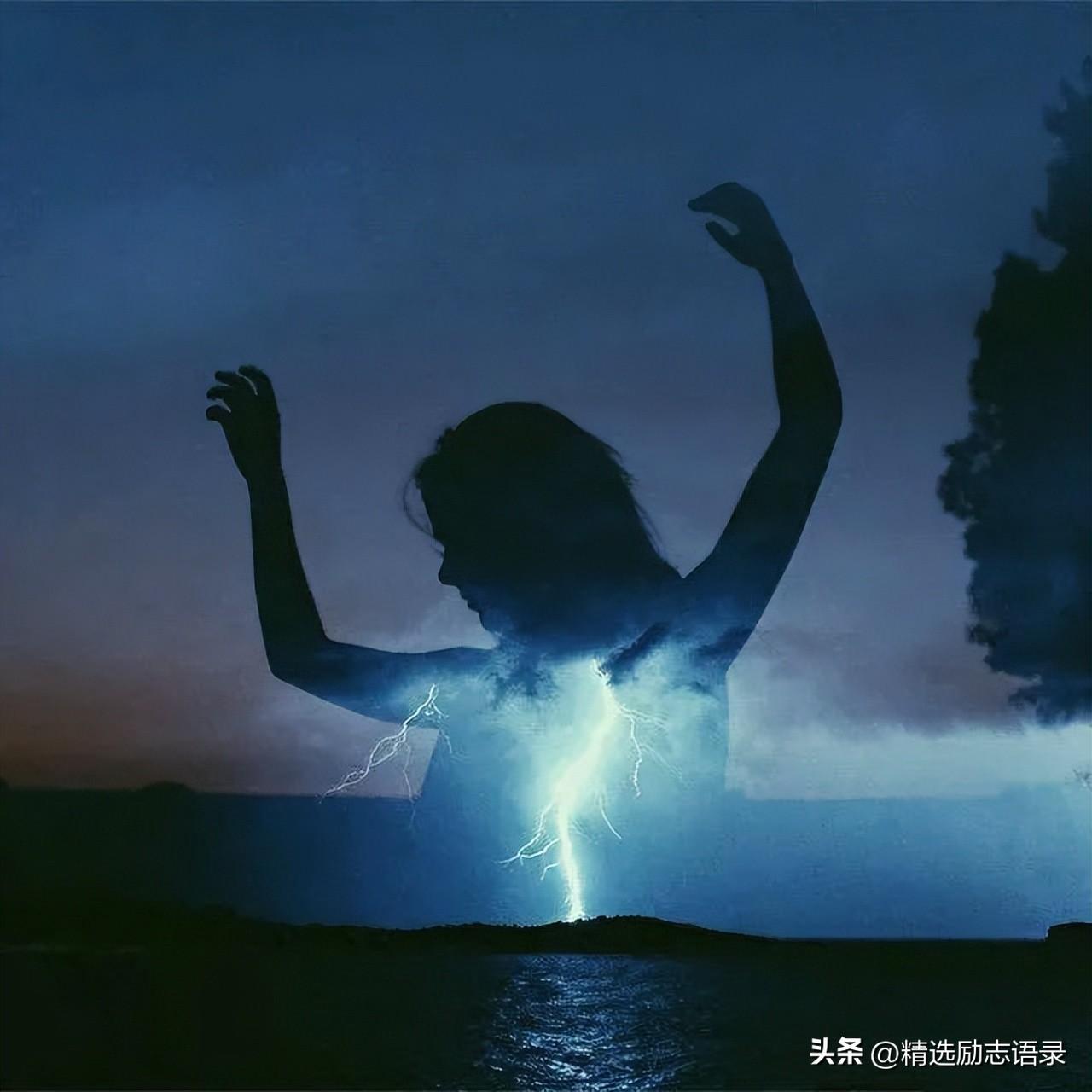 心情伤感的文案发朋友圈（独自伤悲的唯美句子）