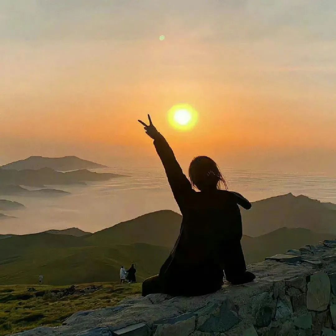 登山文案心情发朋友圈句子（登山的说说心情的句子）
