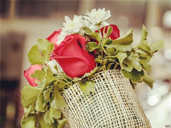 爱情伤感句子句句心痛朋友圈（让人心疼的伤感语录）