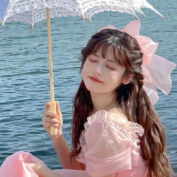 拍照文案朋友圈干净治愈(最近很火的文案配图)