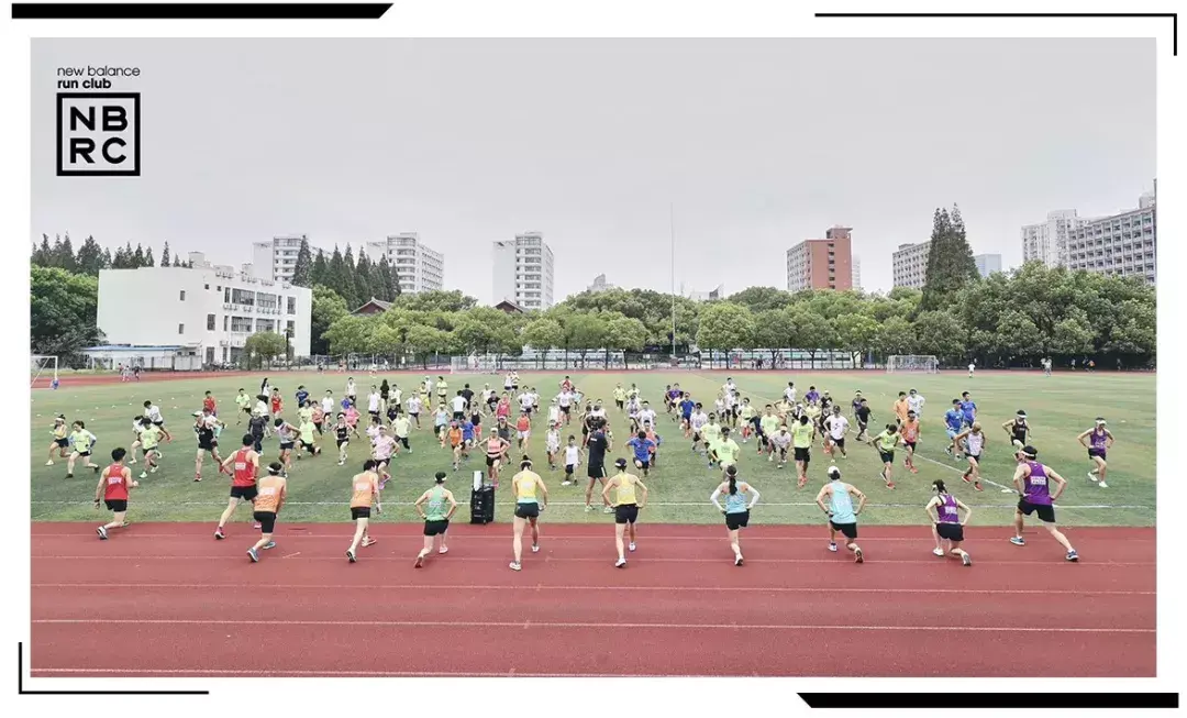 跑马拉松的朋友圈说说简短（关于运动的励志句子）