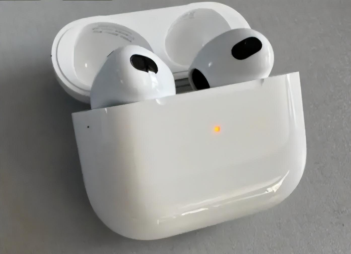 苹果蓝牙耳机盒子怎么充电(教你充电仓正确充电方法)