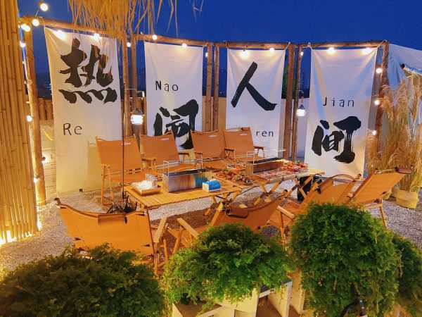 吃饭的文案发朋友圈句子（吃吃喝喝的搞笑说说）