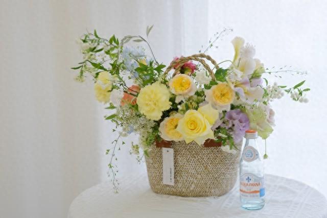 今日爱情文案简单高级(爱意随风起风止意难平说说)