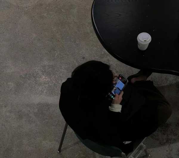 心情烦躁的文案短句朋友圈（表达心情烦躁的文案）