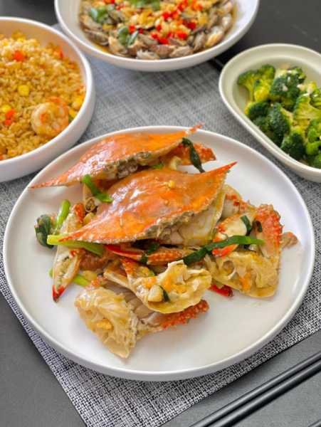 发美食的朋友圈文案幽默（享受美食唯美句子短句）