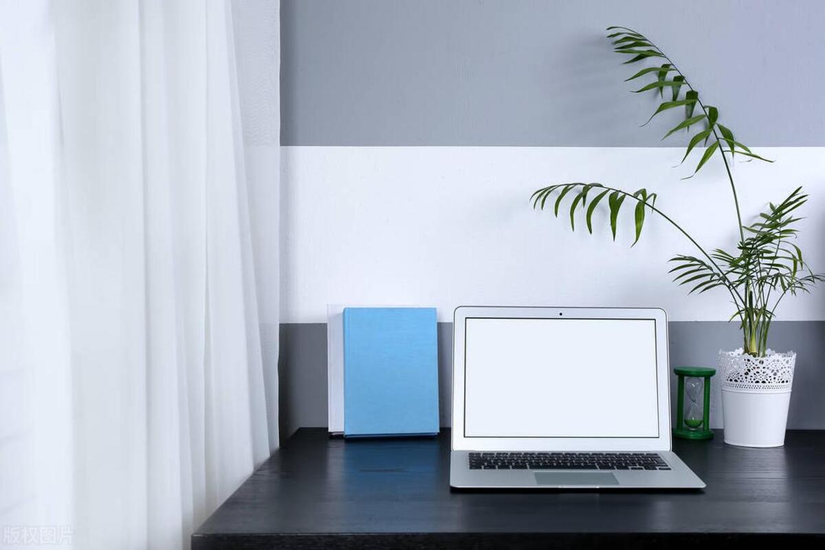 笔记本显示器黑屏但电脑一直在运行怎么回事(该怎么办)